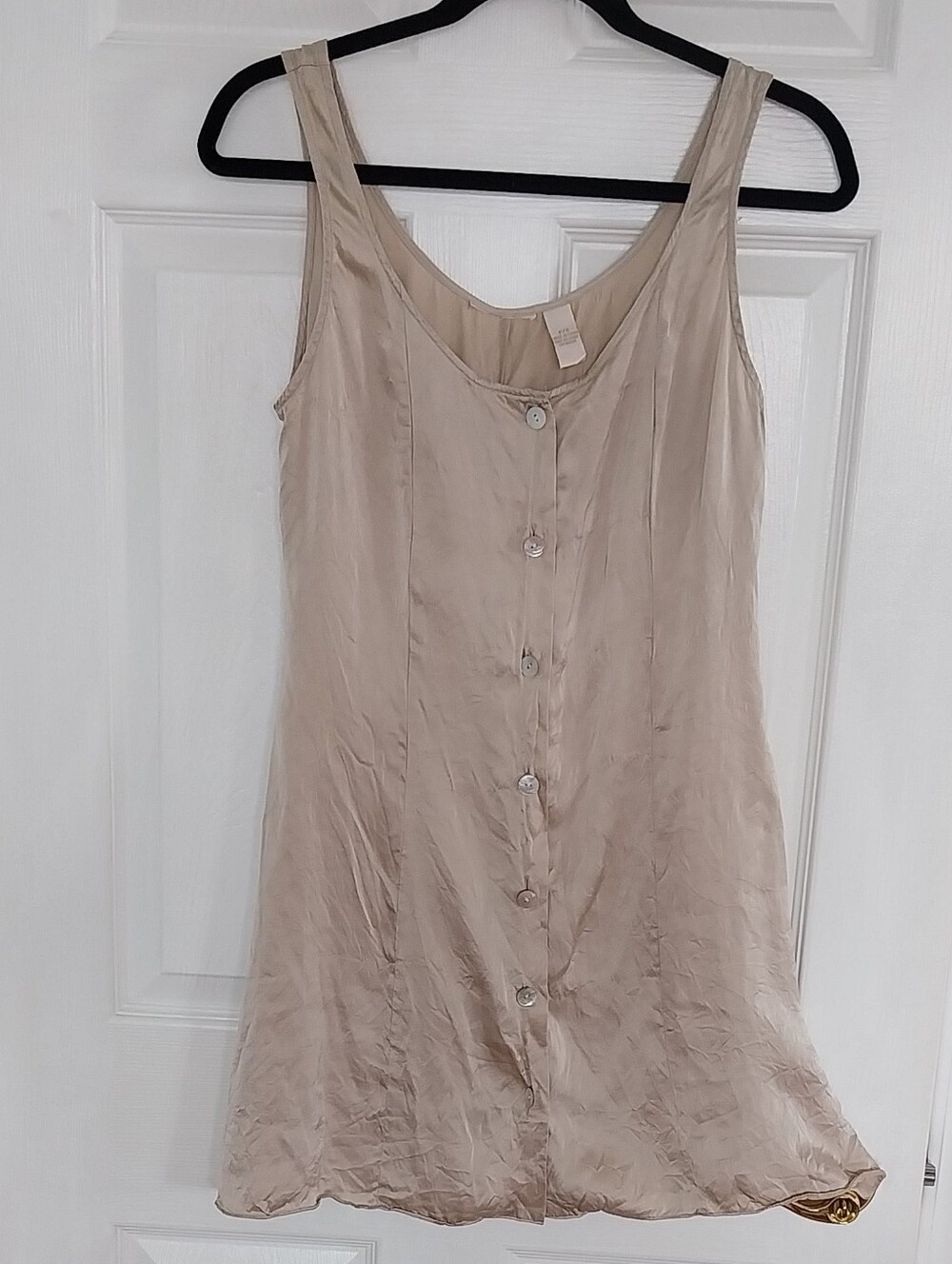 💯 % Silk Button-Front Sleep Wear - Picture 8 of 10